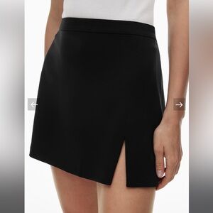 NWT ARITZIA FACADE SKORT! Size 6 - BLACK! never worn
